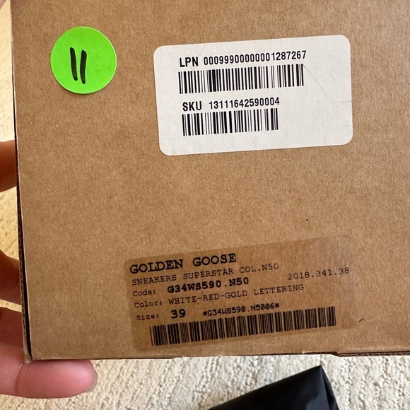 GUC: Golden Goose DB Superstar sneakers size 39 (US 9) - with box and dust bag - Picture 6 of 7